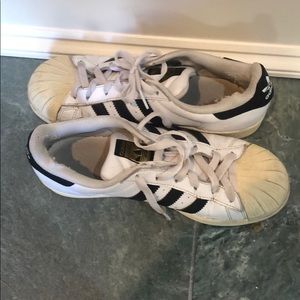 ADIDAS Superstars